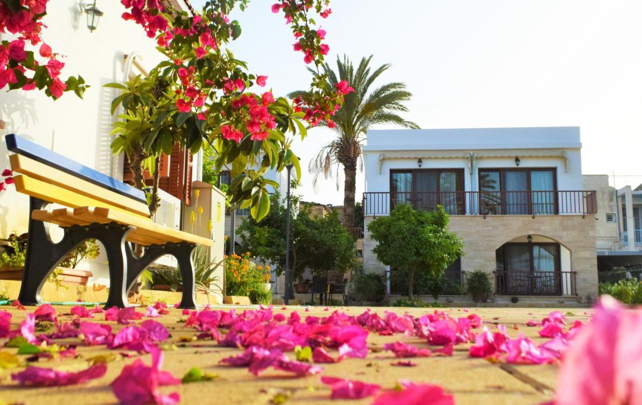Golden Palms Guest House & Cafe Famagusta  Exterior photo